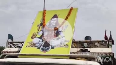 दौसा: सावन के चौथे सोमवार को शिवालय में शिव भक्तों की धूम, कावड़ियों का शहर में निकला रेला