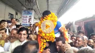 भीलवाड़ा: भीलवाड़ा की बेटी अश्विनी ने वर्ल्ड रेसलिंग चैंपियनशिप (अंडर-17) में जीता स्वर्ण पदक, भीलवाड़ा पहुंचने पर हुआ स्वागत