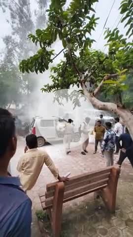 baikunthpur district hospital lagi car mai Aag kisi ko koi Hani nahin@#
