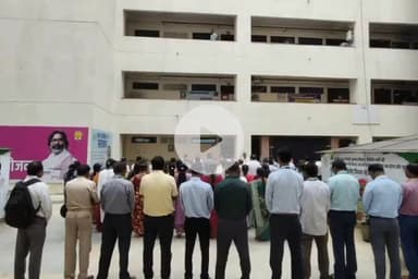 कांके: शिबू सोरेन के निधन पर समाहरणालय में शोक व्यक्त किया गया, दो मिनट का मौन रखा गया