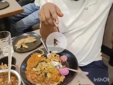 गोरखपुर: शास्त्री चौराहे पर स्थित एक रेस्टोरेंट के वेज खाने में हड्डी मिलने के मामले पर CO कैंट ने दी जानकारी, खुद हड्डी डालने का वीडियो हुआ था वायरल