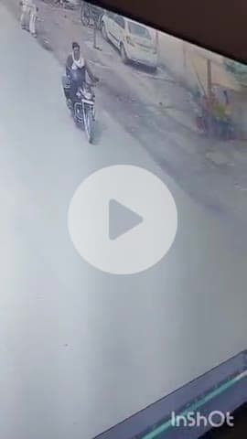 बहराइच: ट्रेजरी ऑफिस के पास से बाइक हुई चोरी, मुकदमा दर्ज, बाइक चोरी की घटना सीसीटीवी में कैद