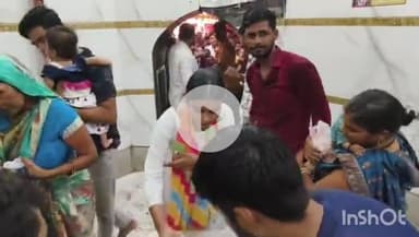 छिबरामऊ: सावन के चौथे सोमवार पर गंगेश्वर नाथ मंदिर में भक्तों की लगी भीड़, शिवालय में गूंजे जयकारे