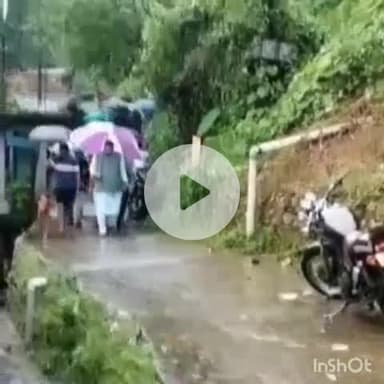 देहरादून: कैबिनेट मंत्री गणेश जोशी ने भारी बारिश के चलते विजय कॉलोनी वार्ड का निरीक्षण किया, प्रभावित लोगों से की मुलाकात