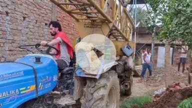 परिहार: नरगा उत्तरी पंचायत में पानी की किल्लत, मुखिया ने टैंकर से पानी उपलब्ध कराया, समरसेबल लगाया जा रहा