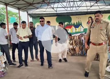 लंभुआ: अपर जिलाधिकारी वित्त एवं राजस्व ने लंभुआ नगर पंचायत के तुलसी नगर स्थित गौशाला का निरीक्षण किया, दिए आवश्यक निर्देश