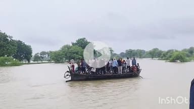 कर्वी: यमुना में बाढ़ के चलते ऋषियन आश्रम पहुंचना हुआ मुश्किल, सावन के अंतिम दिन श्रद्धालु मंदिर तक नहीं पहुंच पा रहे