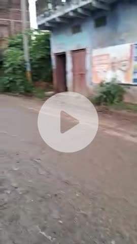 भभुआ बाईपास के मेन रोड का ये हाल हैं जहां पानी भरने के कारण सड़क ही नज़ारा नहीं आ रहा l
#kaimur #rod #gov #बारिश