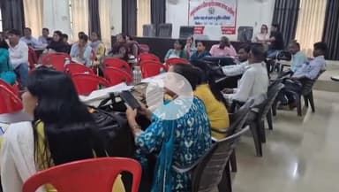 गभाना: गभाना तहसील में पंचायत चुनाव कार्यक्रम को लेकर चंडौस ब्लाॅक के बीएलओ को दिया गया प्रशिक्षण