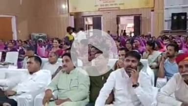 करौली: कलेक्ट्रेट में आँगनबाड़ी बहन सम्मान दिवस पर CM के संग मनाया गया रक्षाबंधन, CM ने जिले की 2317 बहनों को दिए कई उपहार