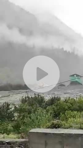 #majorcloudburst in #dharali#uttarkashi(uk)
mudslide very scary
people living near water streams must take safer places.