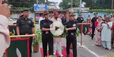 गोरखपुर: भारत नेपाल मैत्री समाज ने कुड़ाघाट में शहीद लेफ़्टिनेंट गौतम गुरुंग की प्रतिमा के समक्ष मनाया 28वां कारगिल विजय दिवस