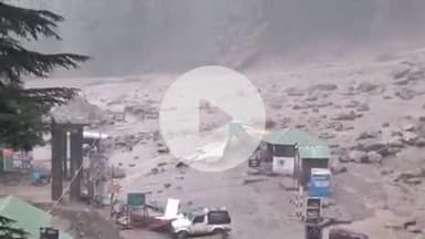 भटवाड़ी: धराली में राहत एवं बचाव कार्य जारी, कई लोगों के हताहत होने की खबर है