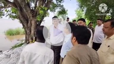 बक्सर: डीएम एवं एसपी ने उमरपुर गांव और बक्सर के कोईलवर तटबंध का किया निरीक्षण, दिए आवश्यक निर्देश