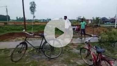 कलीनगर: गजरौला में जलभराव की शिकायत केंद्रीय राज्य मंत्री से की गई, दौड़े अधिकारी