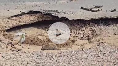 हनुमानगढ़: जंक्शन के अबोहर बाईपास रोड पर पाइपलाइन लीकेज से सड़क में बने गड्ढे, किनारों से धंस रही सड़क