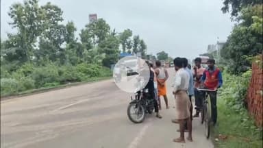 महाराजगंज: सदर कोतवाली क्षेत्र में ट्रक से टकराई बाइक, मामा-भांजे की हुई मौत