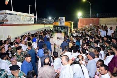 लोहरदगा : झारखंड के महानायक स्वर्ग श्री शिबू सोरेन के सोक सभा में सामिल हुए! JMM नगर कमिटी लोहरदगा