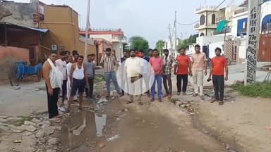 लोहारू: पुराना शहर लोहारू के झुप्पा रोड की खस्ताहालत से नाराज स्थानीय लोगों ने किया प्रदर्शन #jansamasya