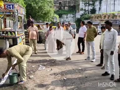 बल्देवगढ़: बल्देवगढ़ बस स्टैंड पर यातायात व्यवस्था सुधारने के लिए नगर परिषद और पुलिस की संयुक्त टीम ने किए प्रयास तेज