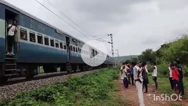 मुंगेर: पाटम हॉल्ट के पास मालगाड़ी की चपेट में आने से 40 वर्षीय युवक की मौत, पुलिस जांच में जुटी