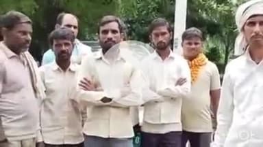 कुम्हर्रा गांव: रेत से भरे ट्रैक्टर ने झोपड़ी तोड़ी, पुलिस सुनवाई न करने पर एसडीएम को सौंपा ज्ञापन