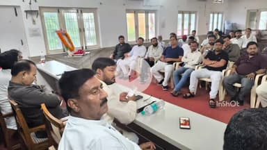 बरेली: समाजवादी पार्टी कार्यालय पर समाजवादी चिंतक जनेश्वर मिश्र की जयंती मनाई गई