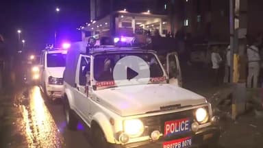 दरभंगा: नर्सिंग छात्र को गोली मारने वाले प्रेम शंकर झा को छात्रों ने पीटा, अधिकारी ने बचाया और PMCH भेजा