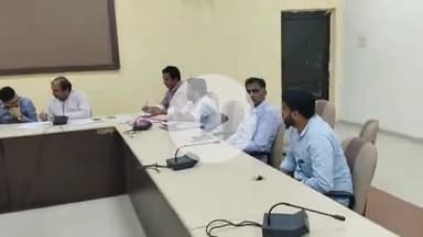 भीलवाड़ा: नगर निगम सभागार में 'हर घर तिरंगा-हर घर स्वच्छता अभियान' की समीक्षा बैठक आयोजित हुई