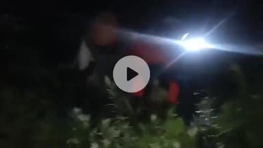 जोशियाड़ा: गंगा नदी किनारे फंसे दो महात्माओं को सौरभ फाउंडेशन के सदस्यों ने सुरक्षित निकाला