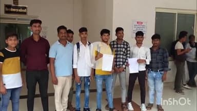 गुना: ईकोदिया गांव में बारिश से कच्ची सड़क दलदल में बदली, ग्रामीणों ने कलेक्टर को ज्ञापन सौंपा