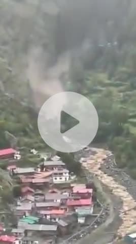 आज उत्तराखंड में बादल फटने से उत्तरकाशी के पास धराली गांव में भारी तबाही, रब लोगो की जान माल की हिफाजत करें