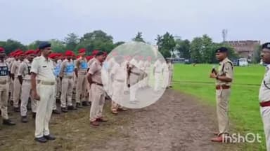 आरा: नवीन पुलिस केंद्र में पुलिस कप्तान की मौजूदगी में साप्ताहिक पुलिस परेड का किया गया आयोजन