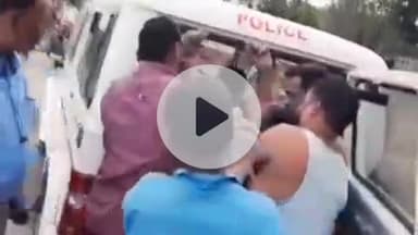 पीपलदा: अयाना क्षेत्र के प्रेमपुरा गांव में मोटरसाइकिल गाय से टकराई, युवक गंभीर घायल, मेडिकल कॉलेज अस्पताल में भर्ती