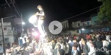 गंधवानी: श्रावण माह के चौथे सोमवार को मनोकामनेश्वर महादेव मंदिर के बाबा महाकाल, राजा डेहरी प्रजा का हाल जानने निकले