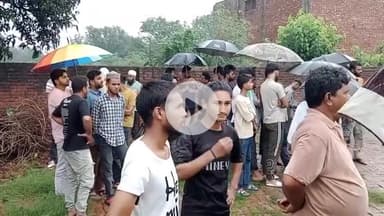 नौगावां सादात: नौगांवा कस्बे में मकान गिरने से युवक की हुई मौत, भाई घायल, सूचना पर पहुंची SDM ने लिया जायजा