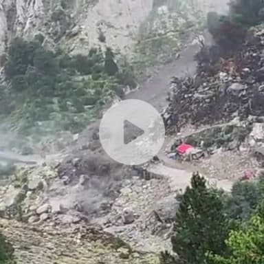 मोरंग: जिले के रिब्बा नाले में आई भयंकर बाढ़, नाले ने रोद्र रूप किया धारण; NH-5 हुआ अवरुद्ध