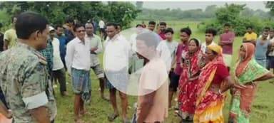 पटमदा: पटमदा में प्रेमी युगल ने पेड़ से लटककर जान दी, पुलिस जांच में जुटी