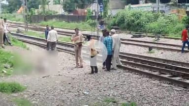 रामपुर: कोतवाली सिविल लाइंस के निकट रेकवे क्रासिंग पर ट्रेन की चपेट में आकर एक व्यक्ति की मौत, पुलिस ने शव पीएम के लिए भेजा