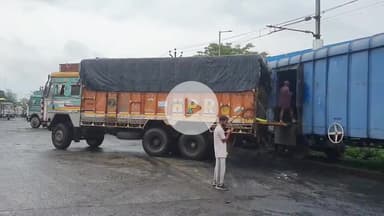 रामपुर: रेलवे जंक्शन पर पहुंची 2658 टन यूरिया खाद से लदी रैक, अब किसानों को नहीं होगी यूरिया खाद की किल्लत: जिला कृषि अधिकारी