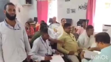 बक्सर: बक्सर कलेक्ट्रिएट कार्यालय में निर्वाचन प्रक्रिया में पारदर्शिता हेतु बीएलओ-बीएलए बैठक आयोजित, अहम जानकारियां दी गईं