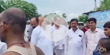 फतुहा: स्थानीय विधायक सह पूर्व मंत्री डॉ रामानंद यादव ने फतुहा के बाढ़ प्रभावित क्षेत्रों का दौरा किया