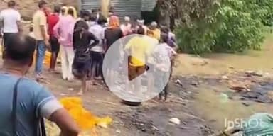 फतुहा: गंगा में जल स्तर बढ़ने से सम्मसपुर शमशान घाट पर दाह संस्कार में परेशानी