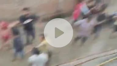 करनैलगंज: ढेमा गांव में पानी की निकासी को लेकर बवाल, लाठी-डंडों से हुआ हमला, वीडियो हुआ वायरल