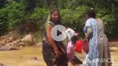 त्योंथर: भक्ति में जान जोखिम में: वीडियो वायरल, प्रशासन बेखबर, देखकर दंग रह जाएंगे आप!