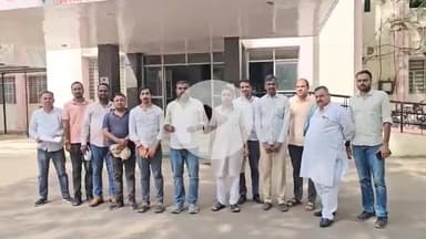 हनुमानगढ़: जिला मुख्यालय पर पीडब्ल्यूडी के एक्सईएन पर रिश्वतखोरी का आरोप, ठेकेदारों ने किया धरना प्रदर्शन