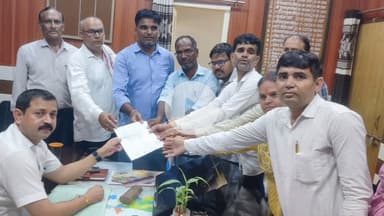 भुसावर: भुसावर में मंत्रालय कर्मचारी संघ ने पूर्व में दी गई शिकायतों के संदर्भ में ध्यान आकर्षित करने के लिए SDM को सौंपा ज्ञापन