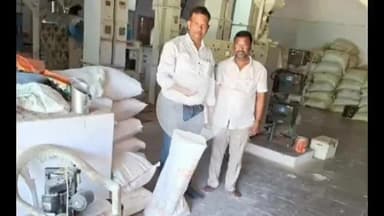 మర్రిగూడ: మండలంలోని రైస్ మిల్లులను ఆకస్మికంగా తనిఖీ చేసి బియ్యాన్ని పరిశీలించిన ఎన్ఫోర్స్మెంట్ రఘునందన్