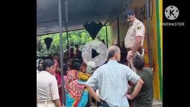 बगहा: रामनगर में यूरिया के लिए उमड़ी किसानों की भारी भीड़