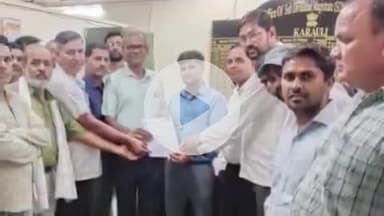 करौली: राजस्थान शिक्षक संघ सियाराम ने सरकार की वादा खिलाफी को लेकर कलेक्ट्रेट पर प्रदर्शन किया, CM के नाम DM को सौंपा ज्ञापन